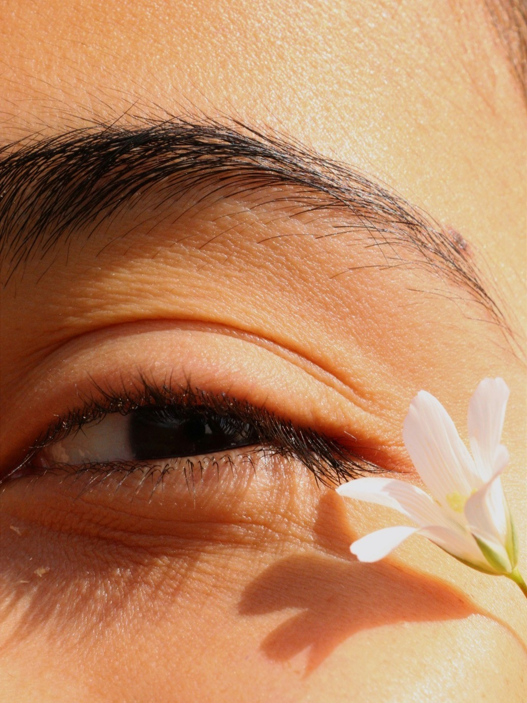 Get That Glow:
Unlock the secrets to healthy, radiant skin with these simple tips and tricks